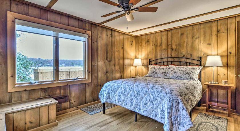 Photo of Bedroom in Highland Lakes