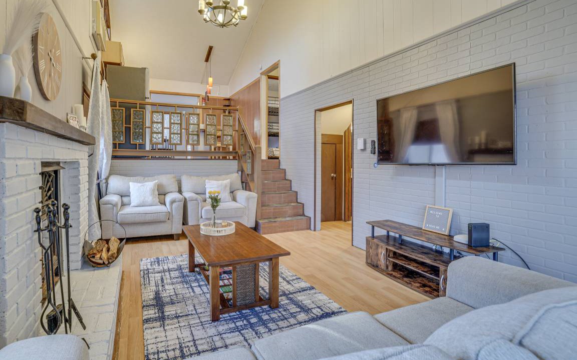 Photo of Livingroom in East Stroudsburg
