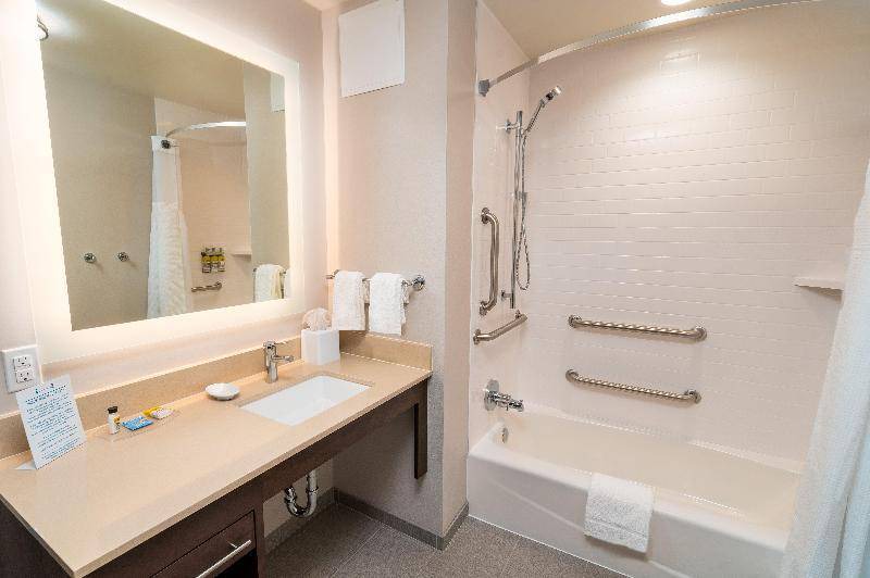 Photo of Bathroom in Lake Arbor