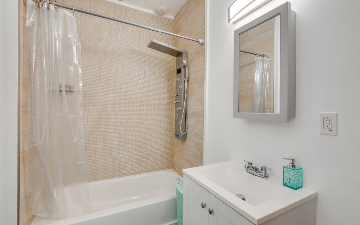 Photo of Bathroom in Weequahic