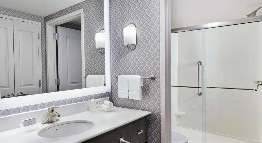 Photo of Bathroom in Teaneck
