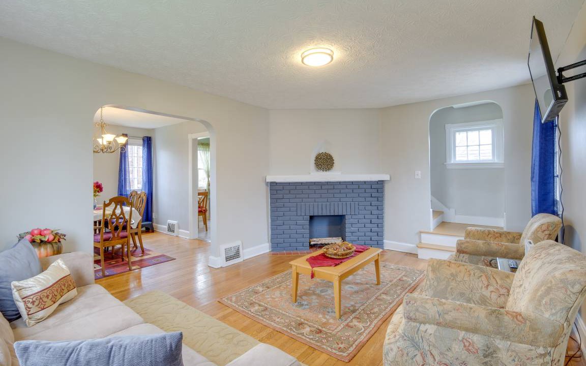 Photo of Livingroom in Garfield Heights