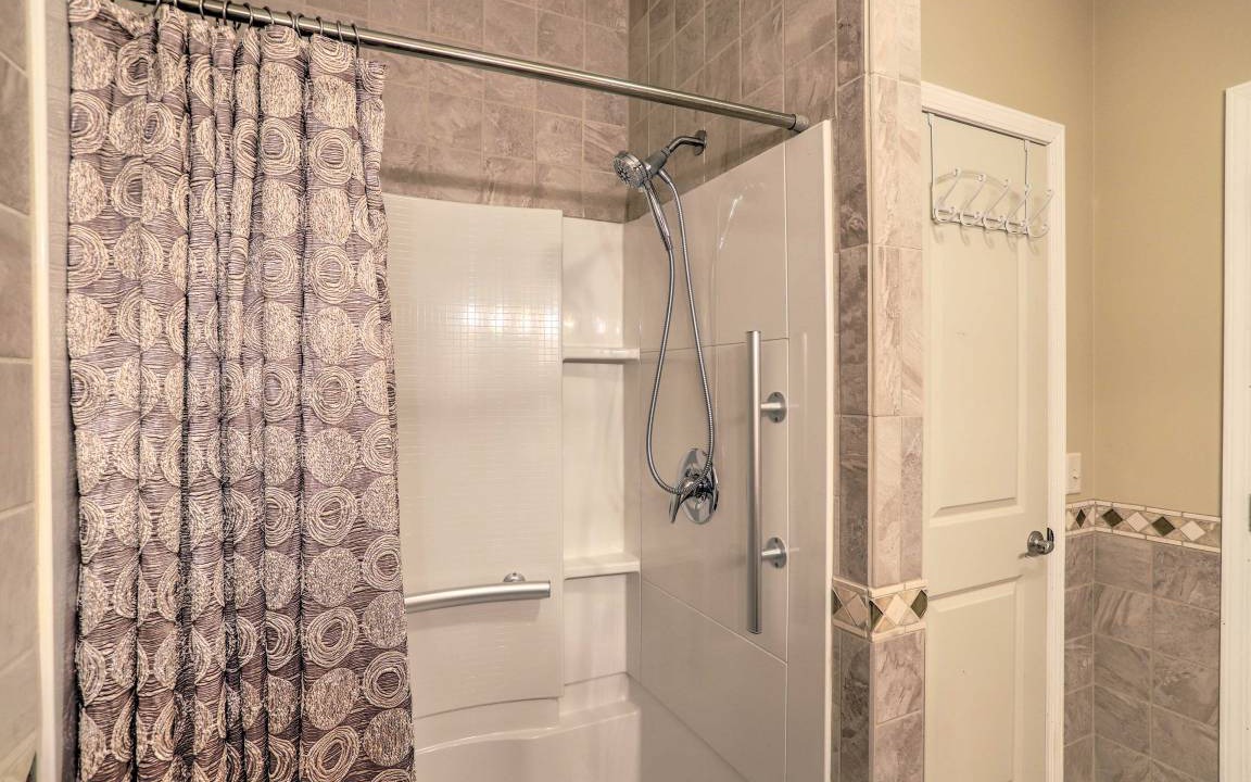 Photo of Bathroom in Tiffin