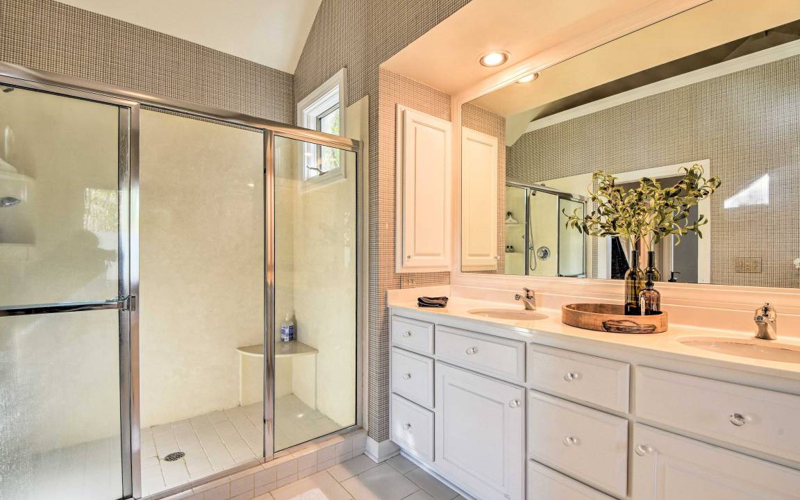 Photo of Bathroom in Big Canoe