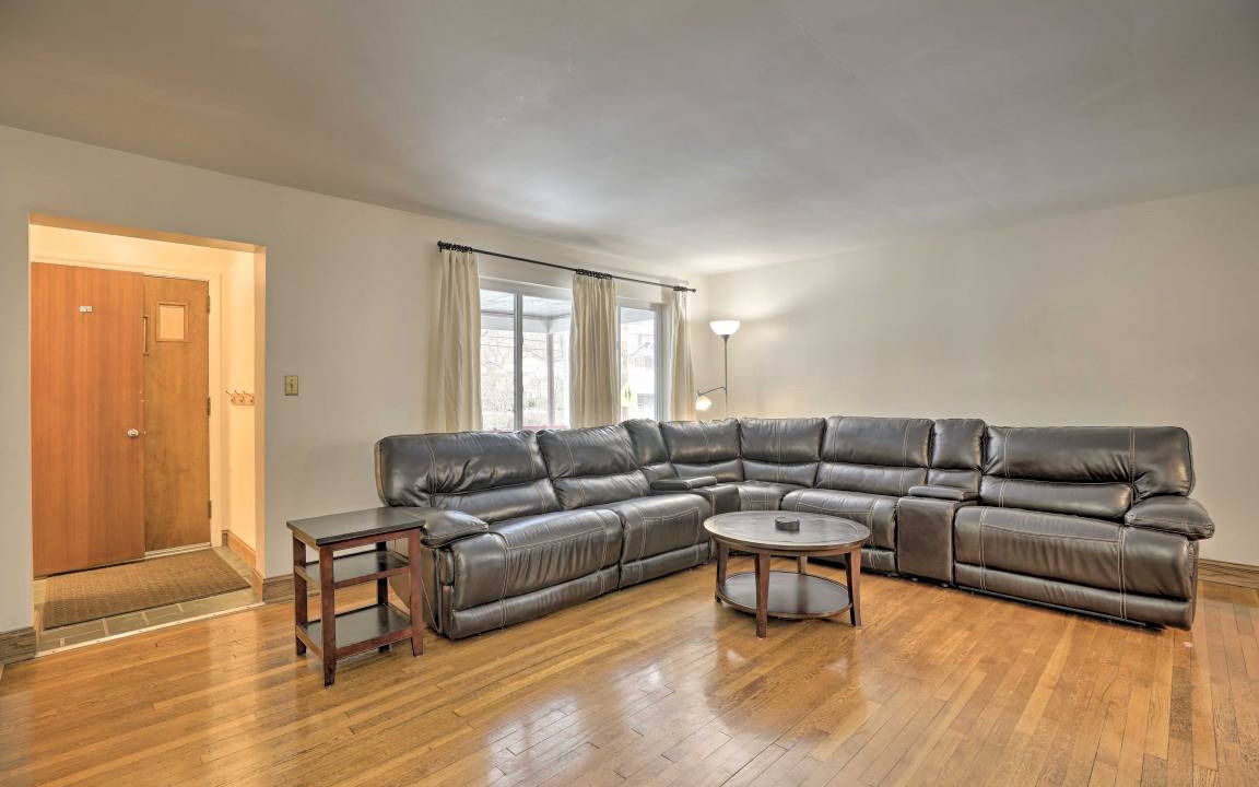 Photo of Livingroom in Squirrel Hill