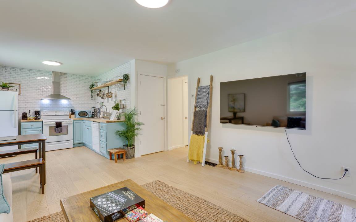 Photo of Livingroom in Swan Lake