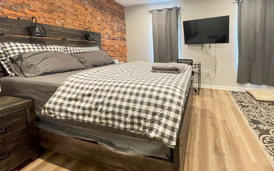 Photo of Bedroom in Fairmount