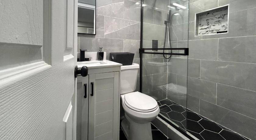Photo of Bathroom in Weequahic