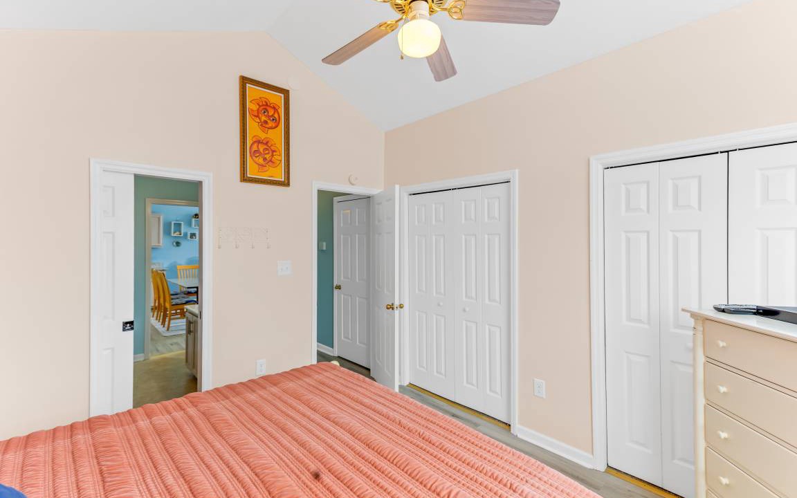 Photo of Bedroom in Village of Stump Sound