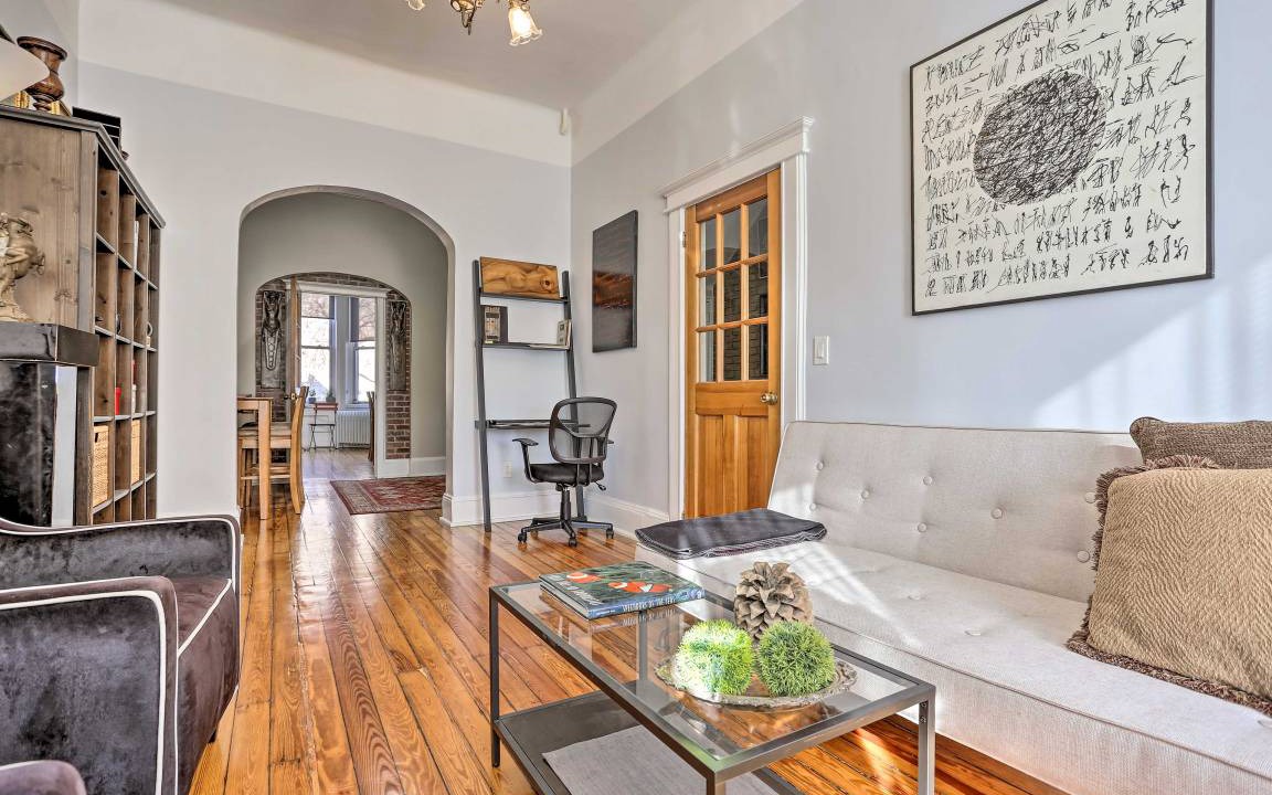 Photo of Livingroom in McGinley Square
