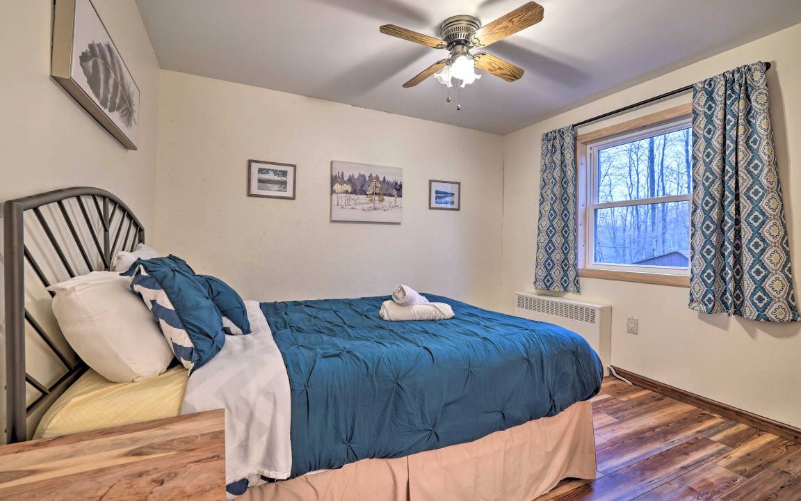 Photo of Bedroom in Greentown