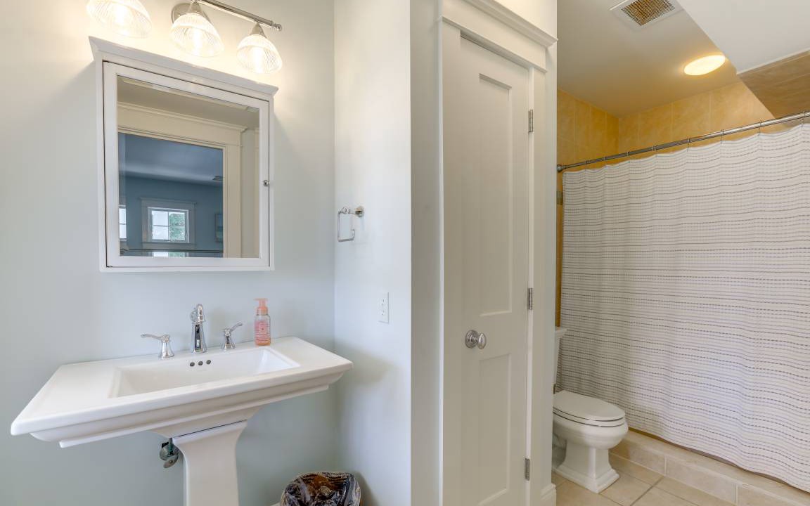 Photo of Bathroom in Avalon
