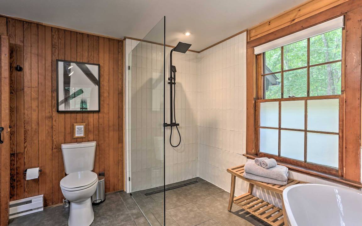 Photo of Bathroom in Lackawaxen
