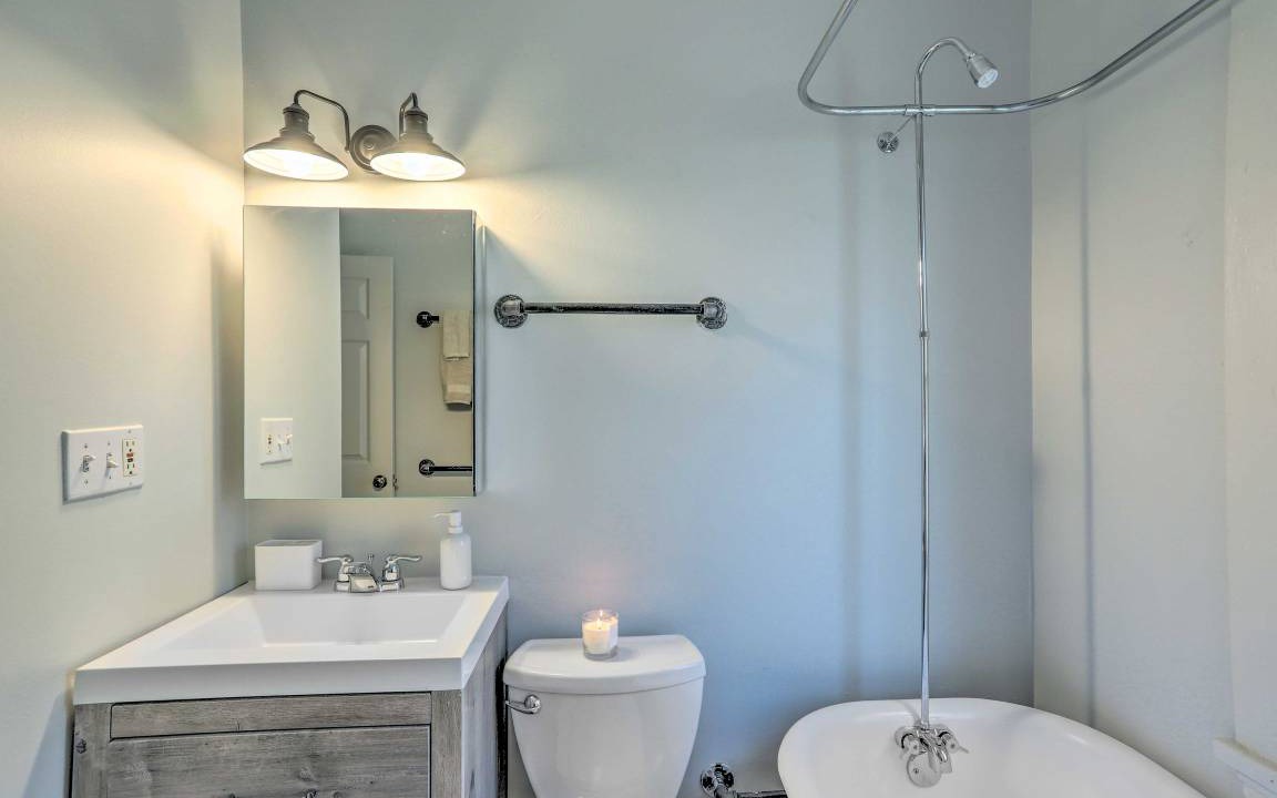 Photo of Bathroom in Tremont