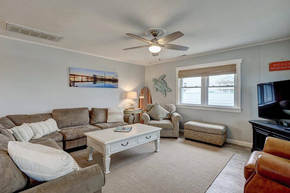 Photo of Livingroom in North Topsail Beach