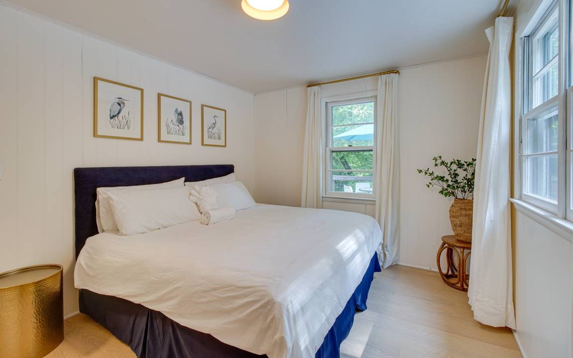 Photo of Bedroom in Lusby