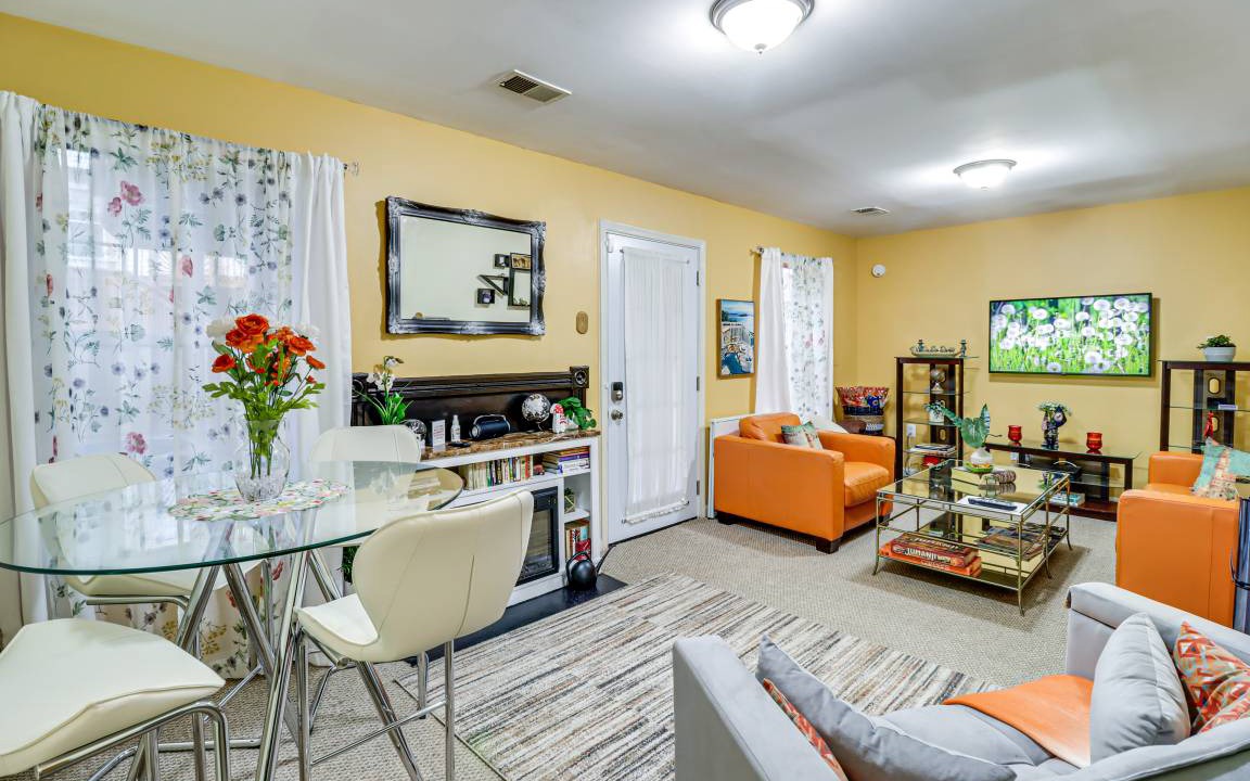 Photo of Livingroom in Centreville