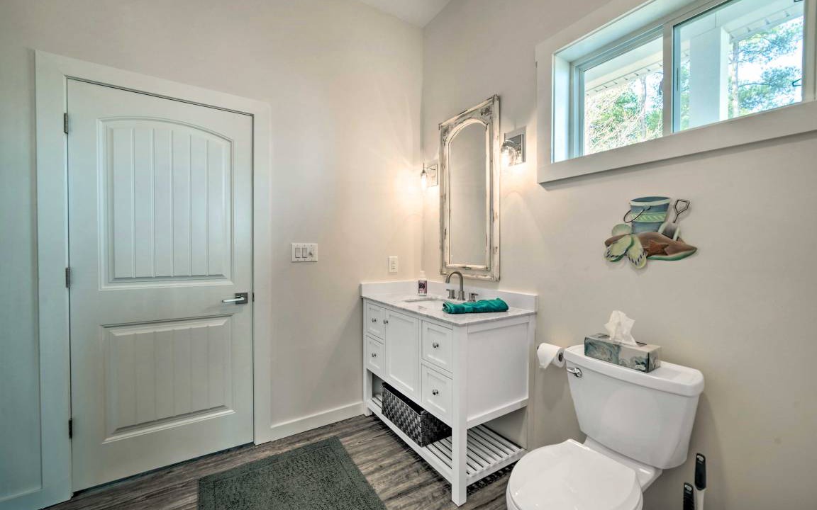 Photo of Bathroom in Point Lookout