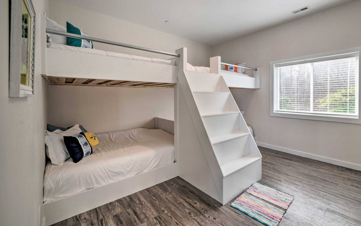 Photo of Bedroom in Point Lookout