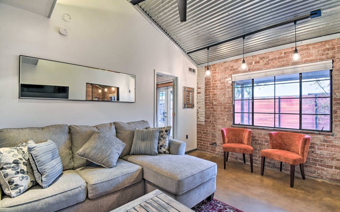 Photo of Livingroom in F. Q. Story