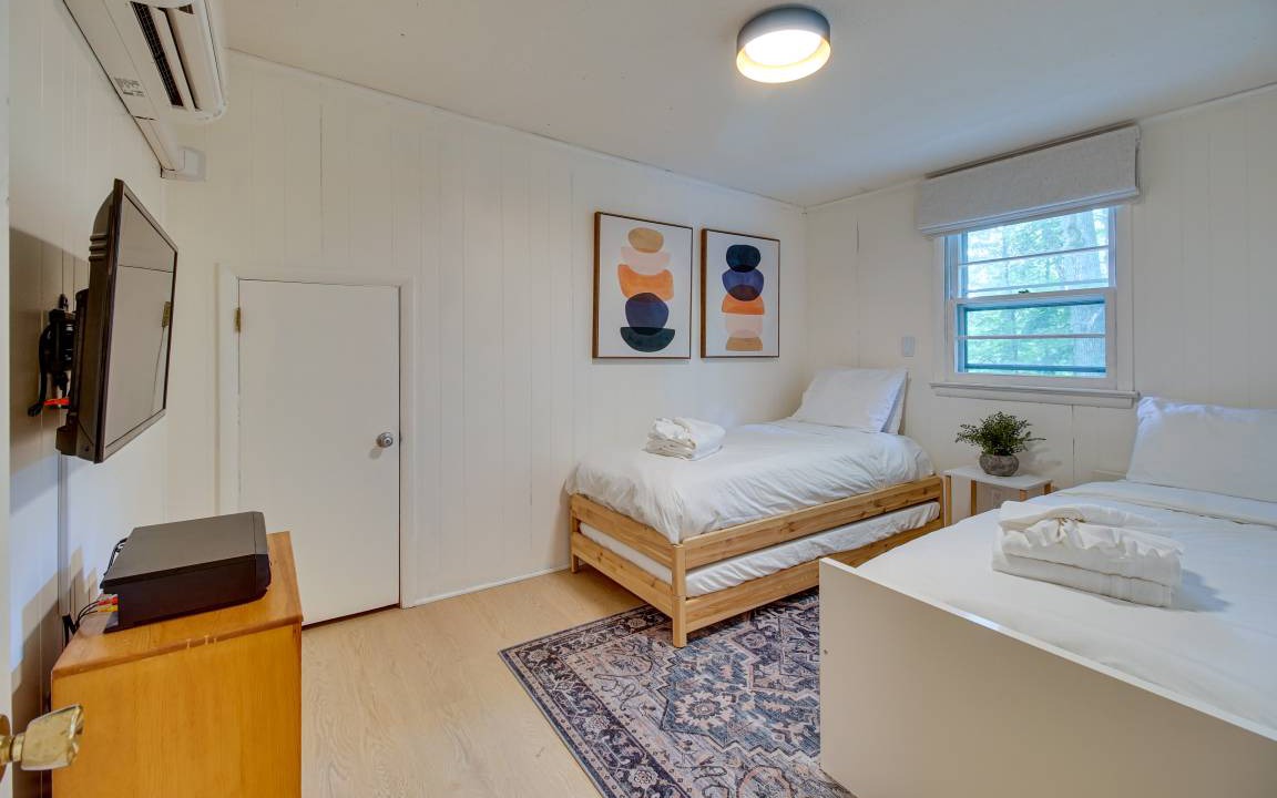 Photo of Bedroom in Lusby