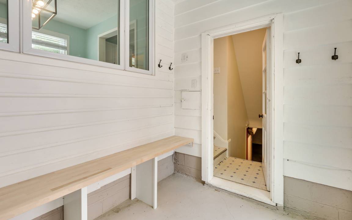 Photo of Bathroom in Gloria Glens Park