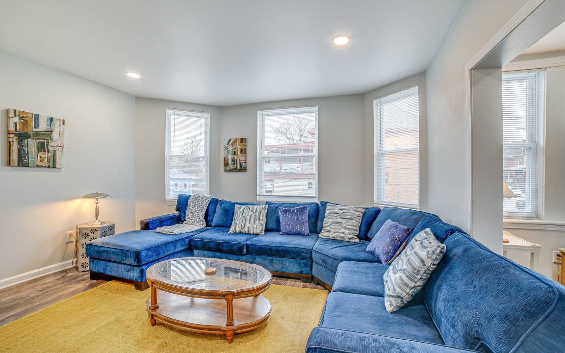 Photo of Livingroom in Brighton Heights