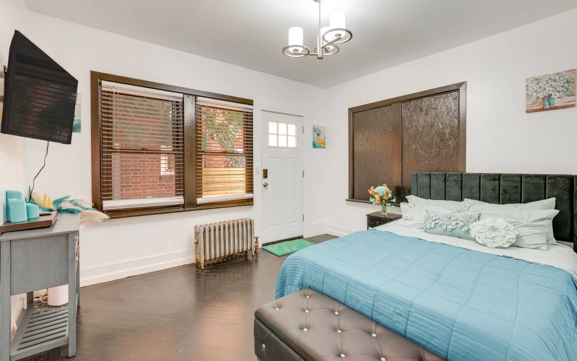 Photo of Bedroom in Weequahic