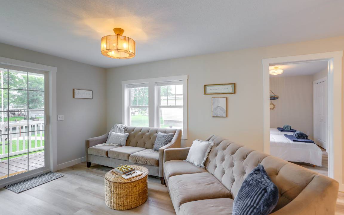 Photo of Livingroom in Port Clinton