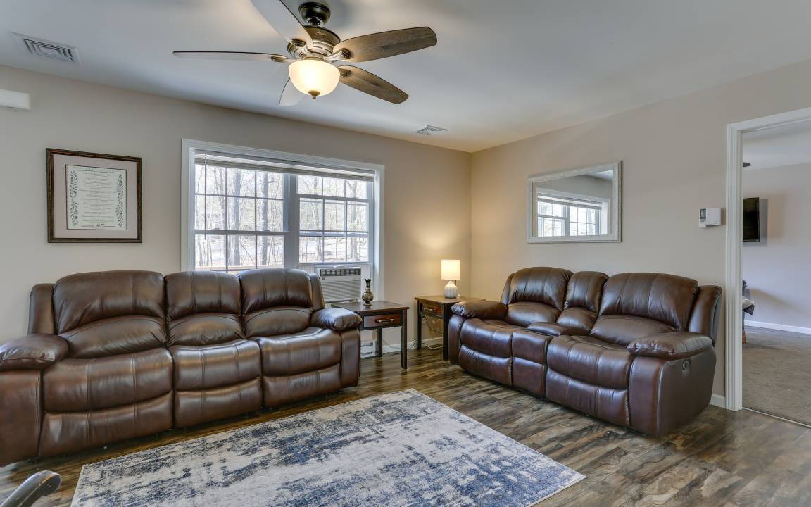 Photo of Livingroom in Wallenpaupauk Lake Estates