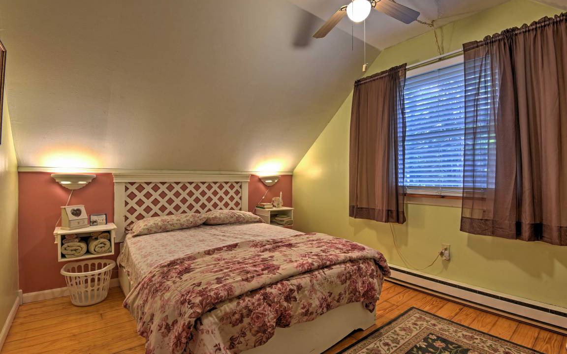 Photo of Bedroom in Greentown