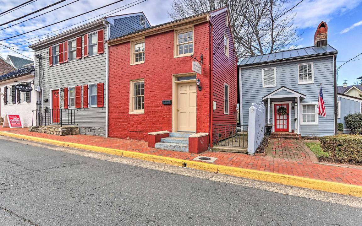 Photo of Others in Leesburg's Old and Historic District
