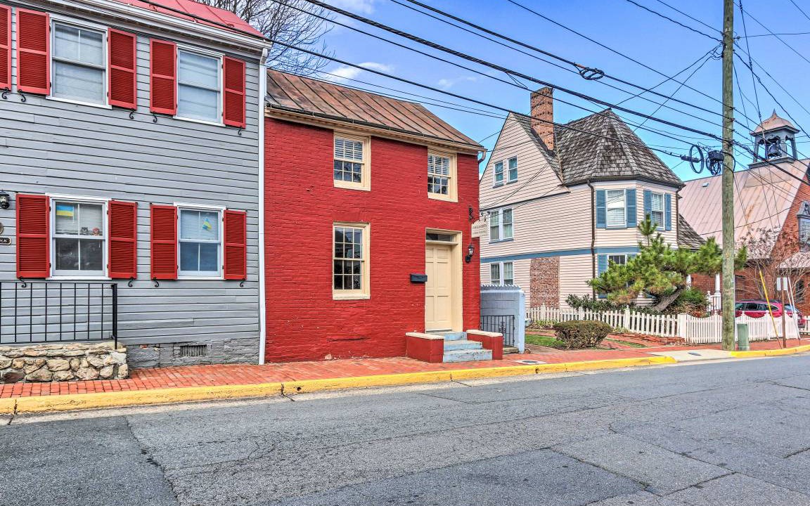Photo of Others in Leesburg's Old and Historic District