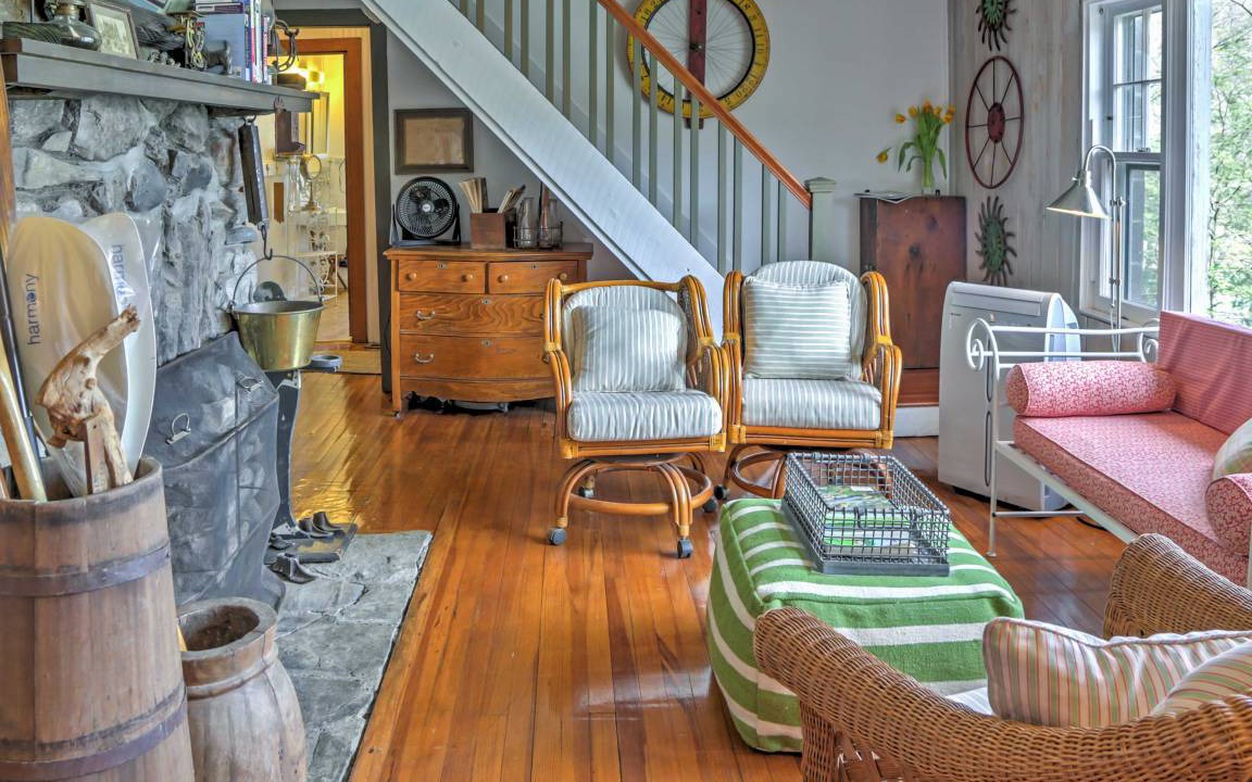 Photo of Livingroom in New Preston