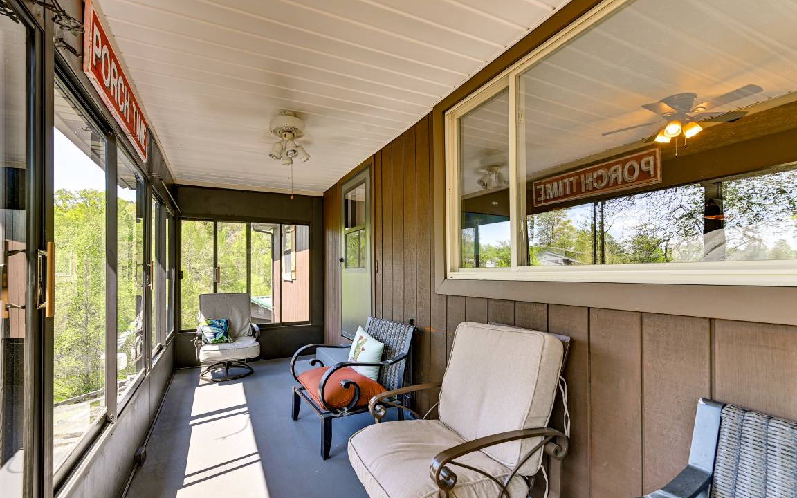 Photo of Livingroom in Gray