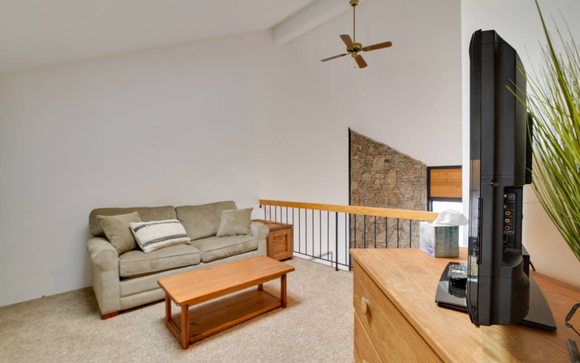 Photo of Livingroom in Seven Springs
