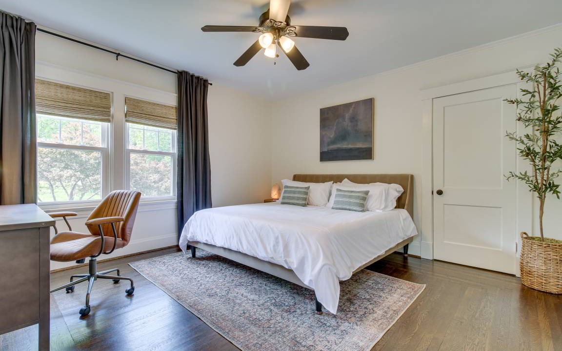 Photo of Bedroom in Roselawn Finance