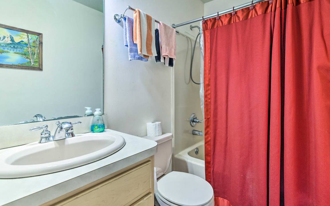 Photo of Bathroom in Pocono Mountain Lake