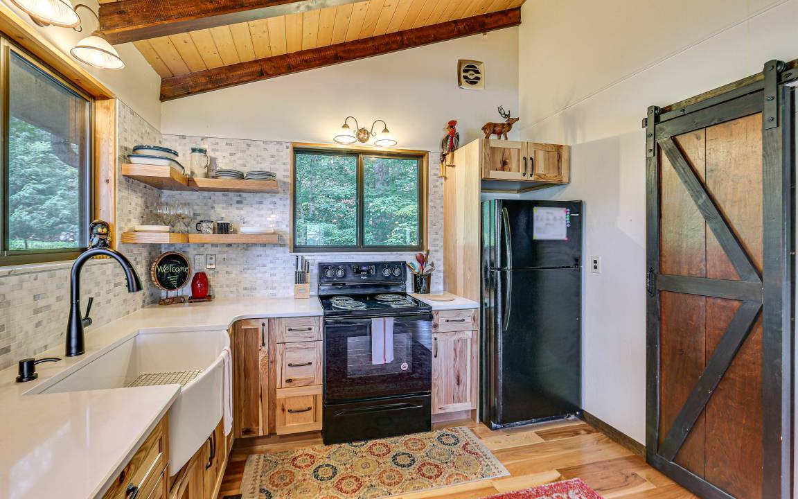 Photo of Kitchen in Alpine Lake