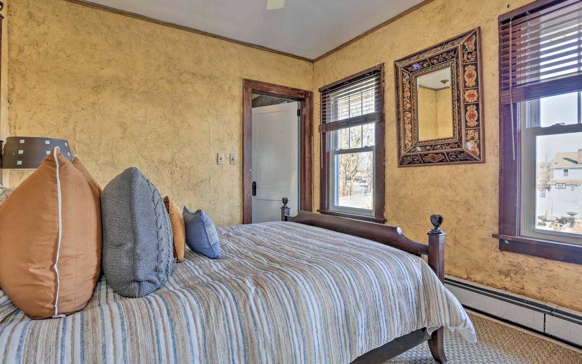 Photo of Bedroom in Teaneck