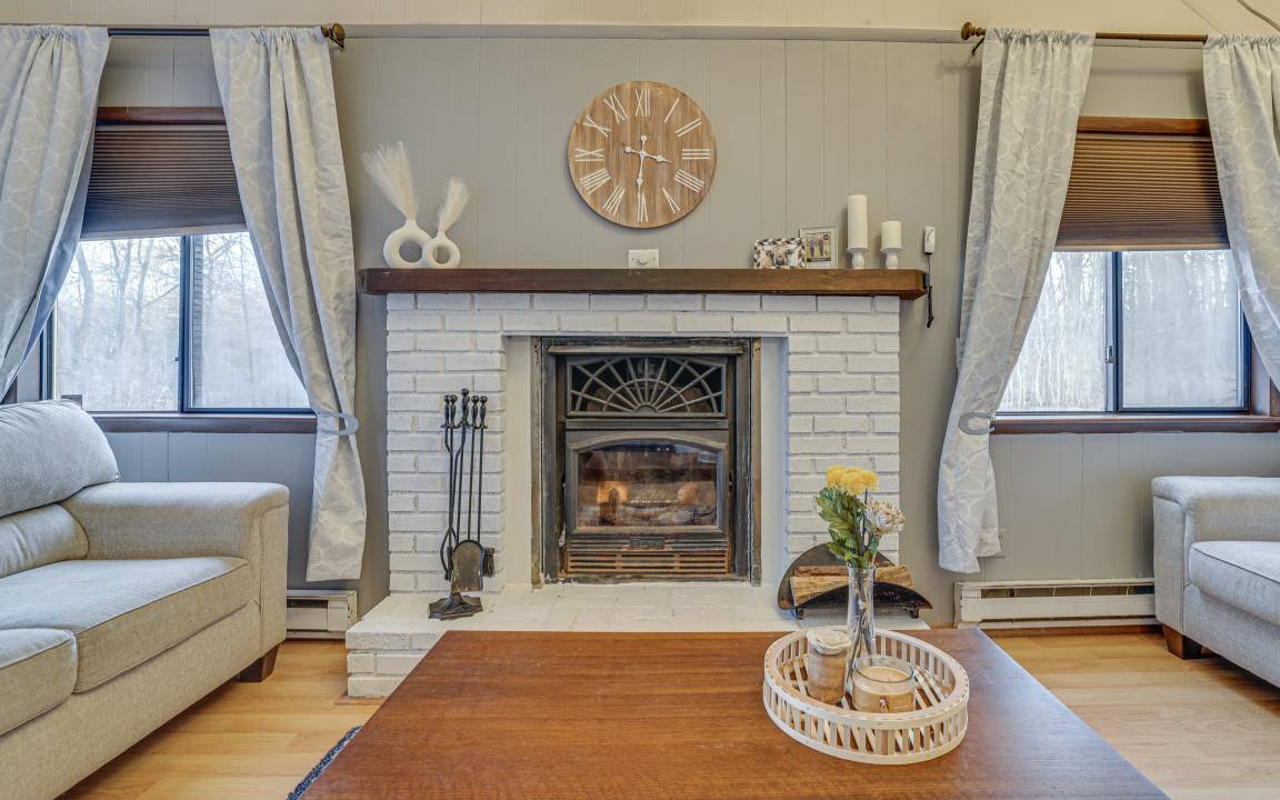 Photo of Livingroom in East Stroudsburg