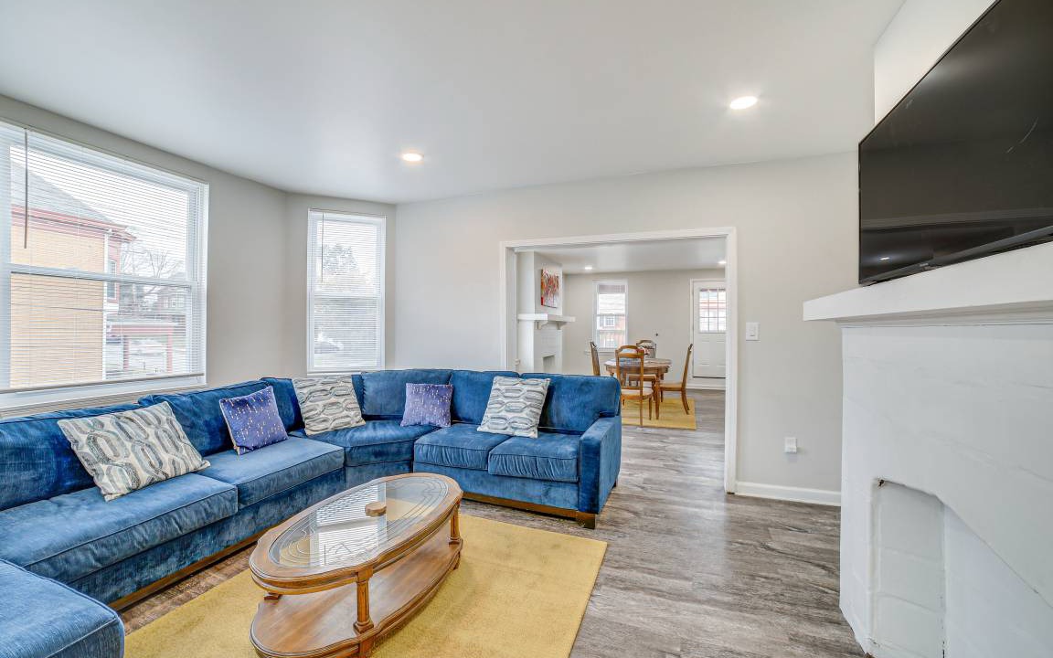 Photo of Livingroom in Brighton Heights