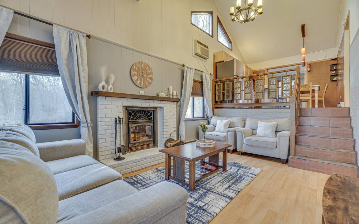 Photo of Livingroom in East Stroudsburg