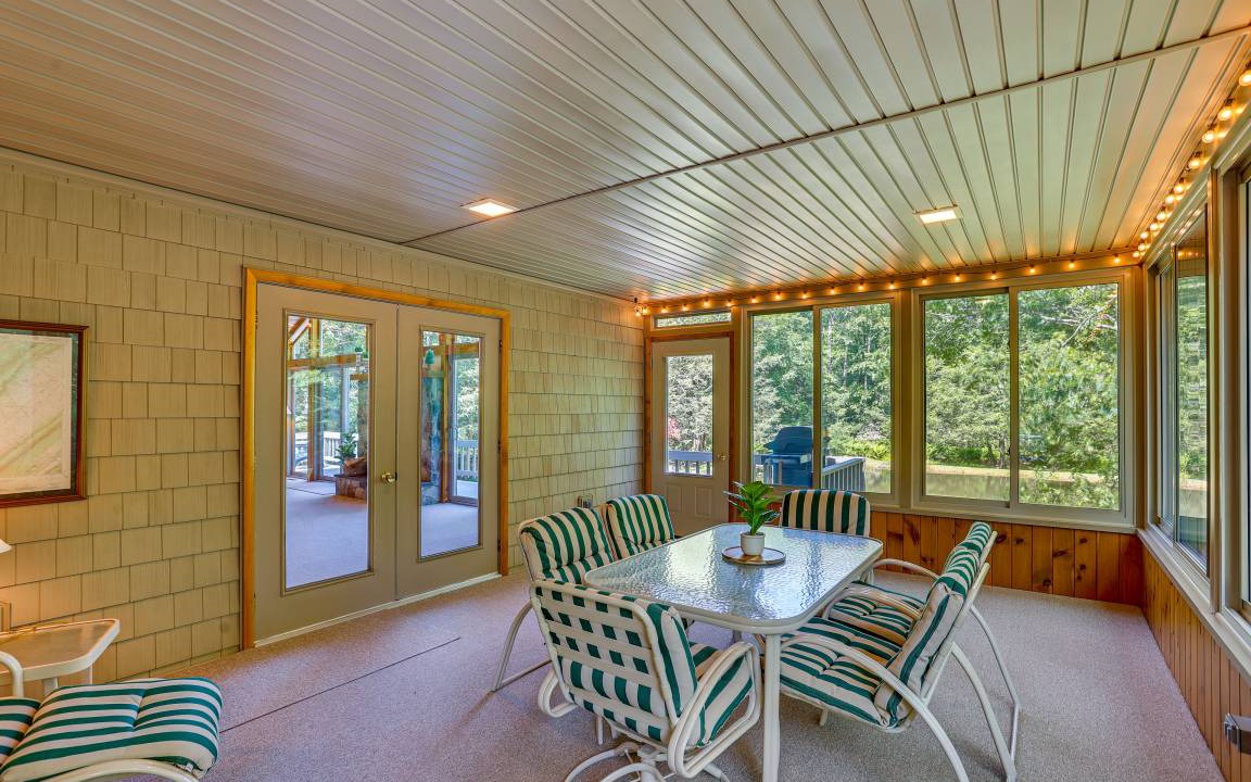 Photo of Livingroom in Belleville