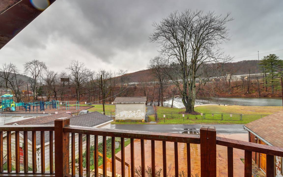 Photo of Patio Balcony in Parryville