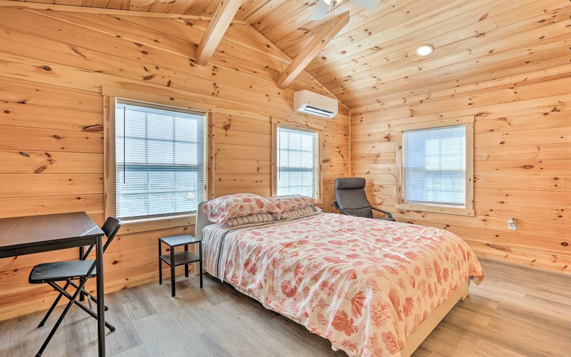 Photo of Bedroom in Laurelville