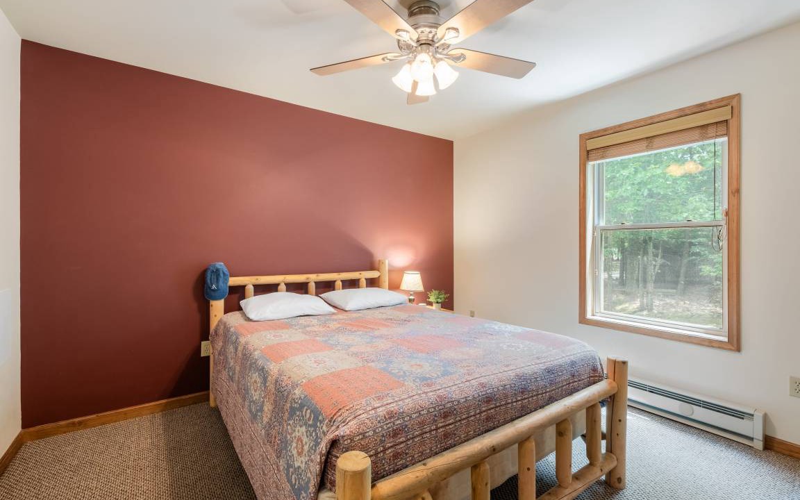 Photo of Bedroom in Lake Harmony Estates
