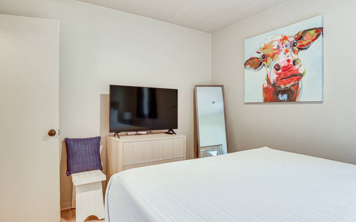 Photo of Bedroom in Meyers Lake