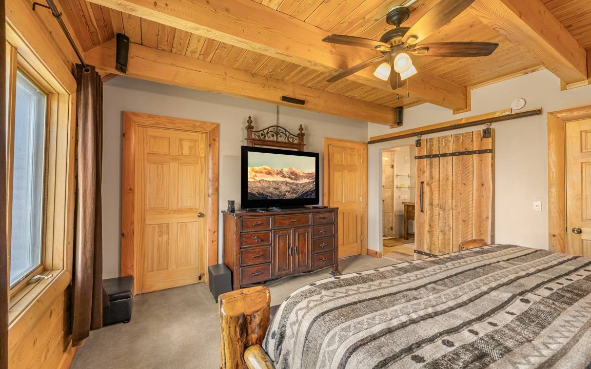 Photo of Bedroom in Island Park