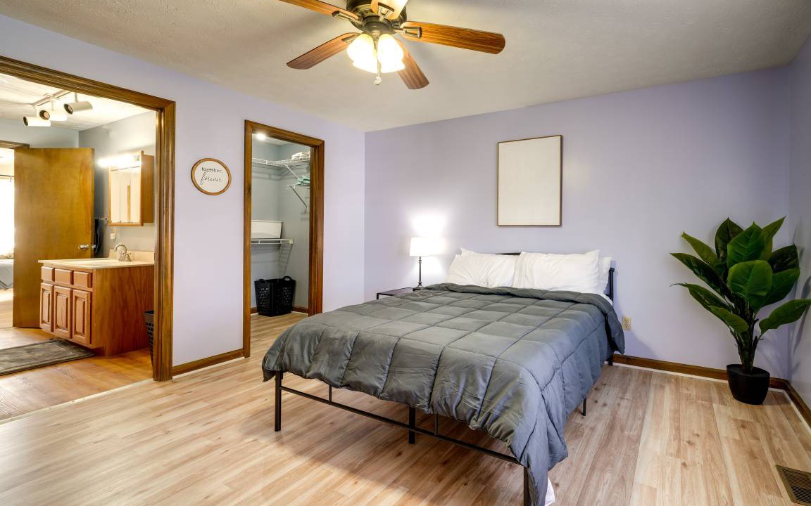 Photo of Bedroom in Hurricane